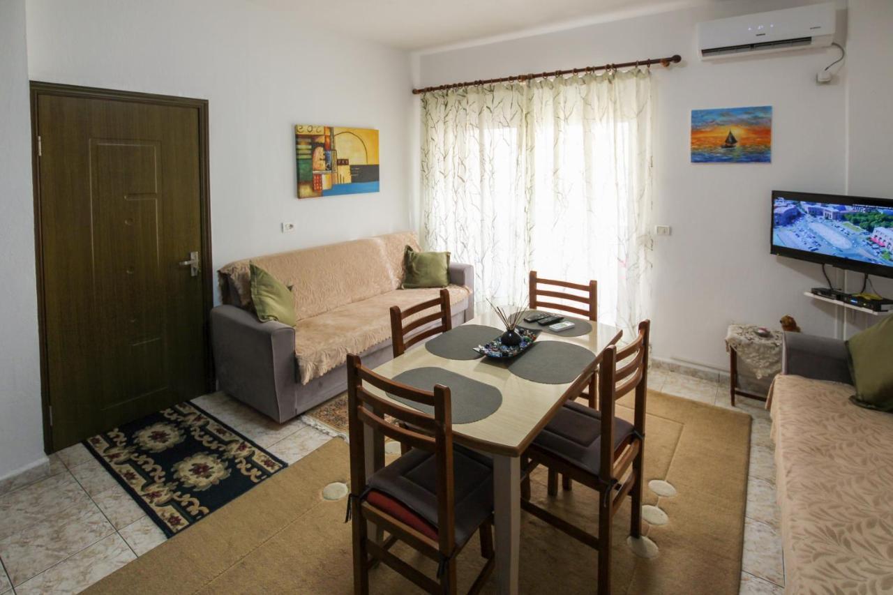 1 Bedroom Apartment With Fast Internet And Sea View Balcony In Durrës Kültér fotó