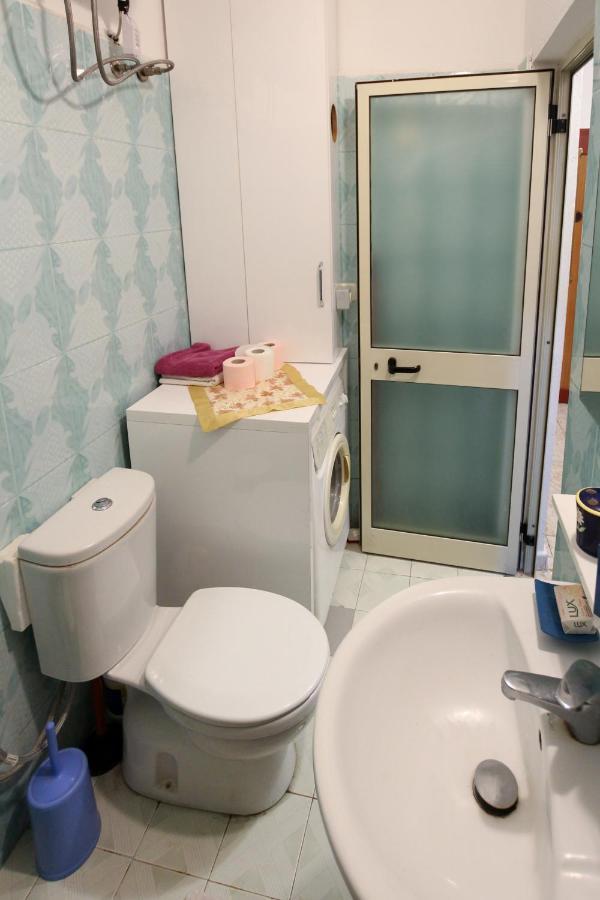 1 Bedroom Apartment With Fast Internet And Sea View Balcony In Durrës Kültér fotó