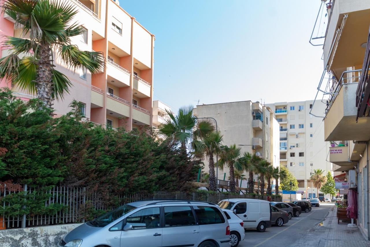 1 Bedroom Apartment With Fast Internet And Sea View Balcony In Durrës Kültér fotó
